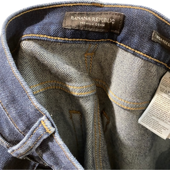 Banana Republic High Rise Slim in Dark Wash - Picture 6 of 8